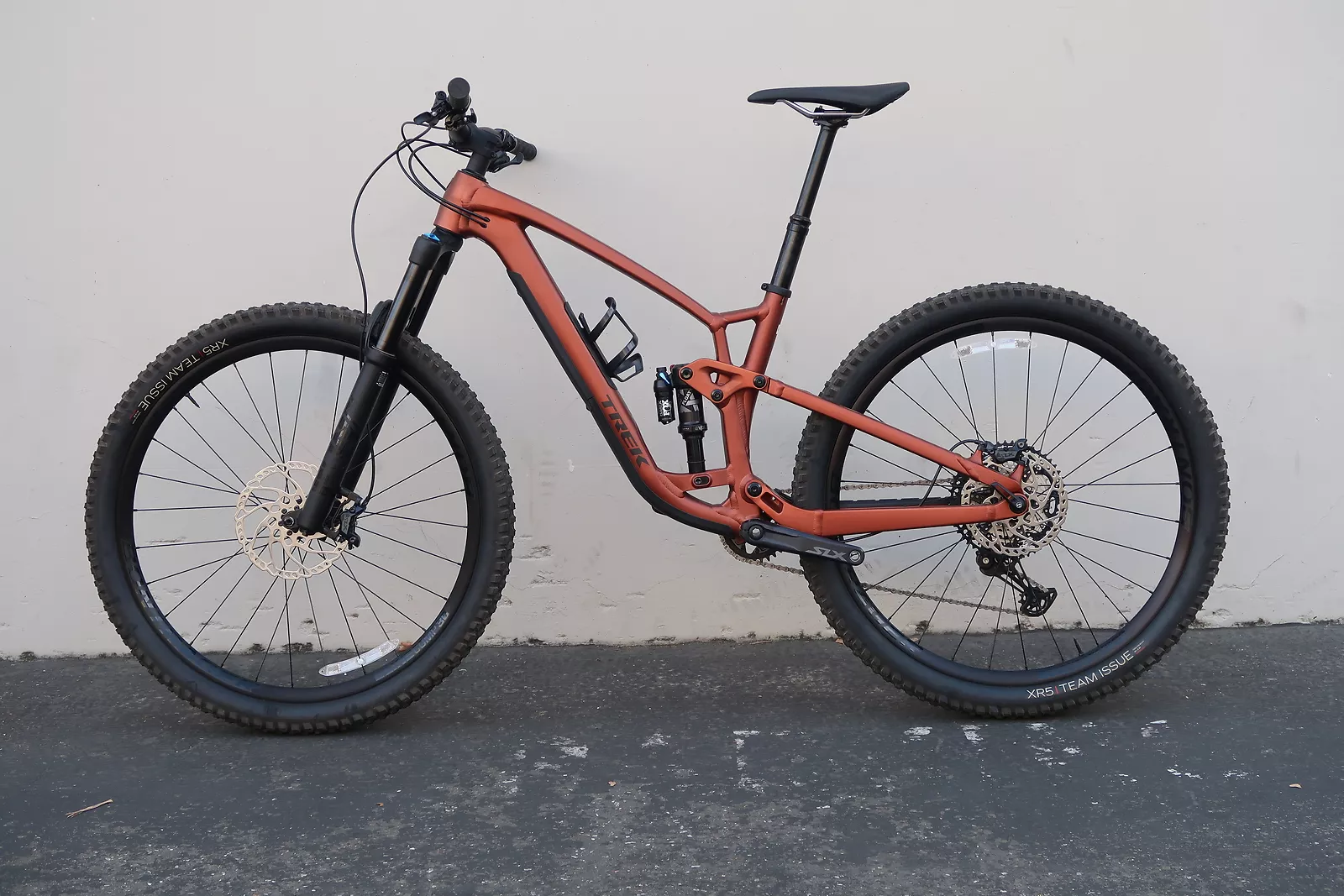 2023 Trek Fuel EX 8 XT Gen 6 Size M/L - Image 2