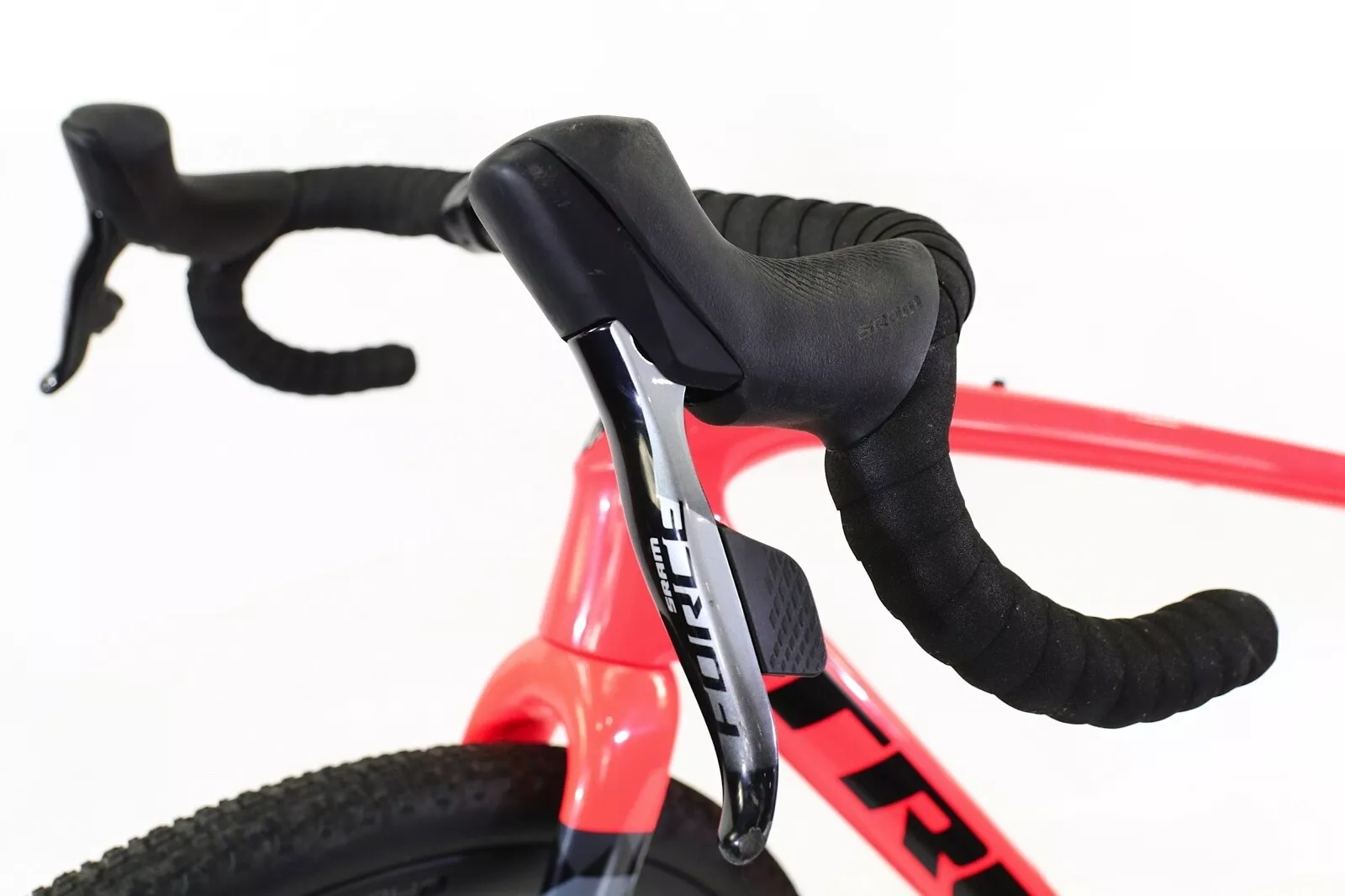 2023 Trek Checkpoint SLR 7 eTap Size 56 cm - Image 3