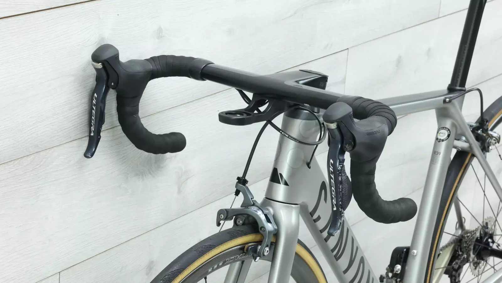 2016 Canyon Ultimate CF SLX 8.0 Road Bike - Small - Image 3